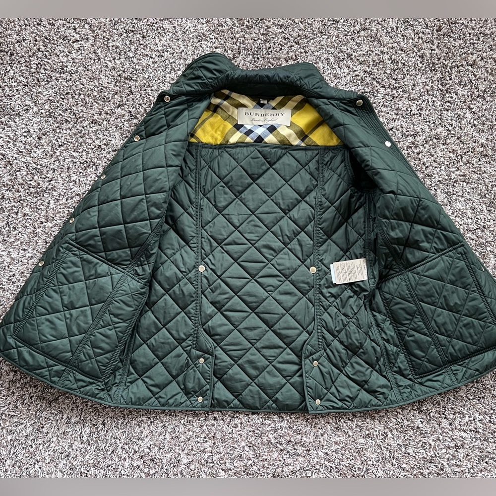 Burberry Dark Green Quilted Jacket with Yellow Collar - Picture 3 of 8